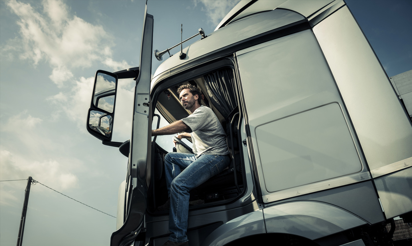 Jobs In Canada For Foreigners With Free Visa Sponsorship - Truck Driver